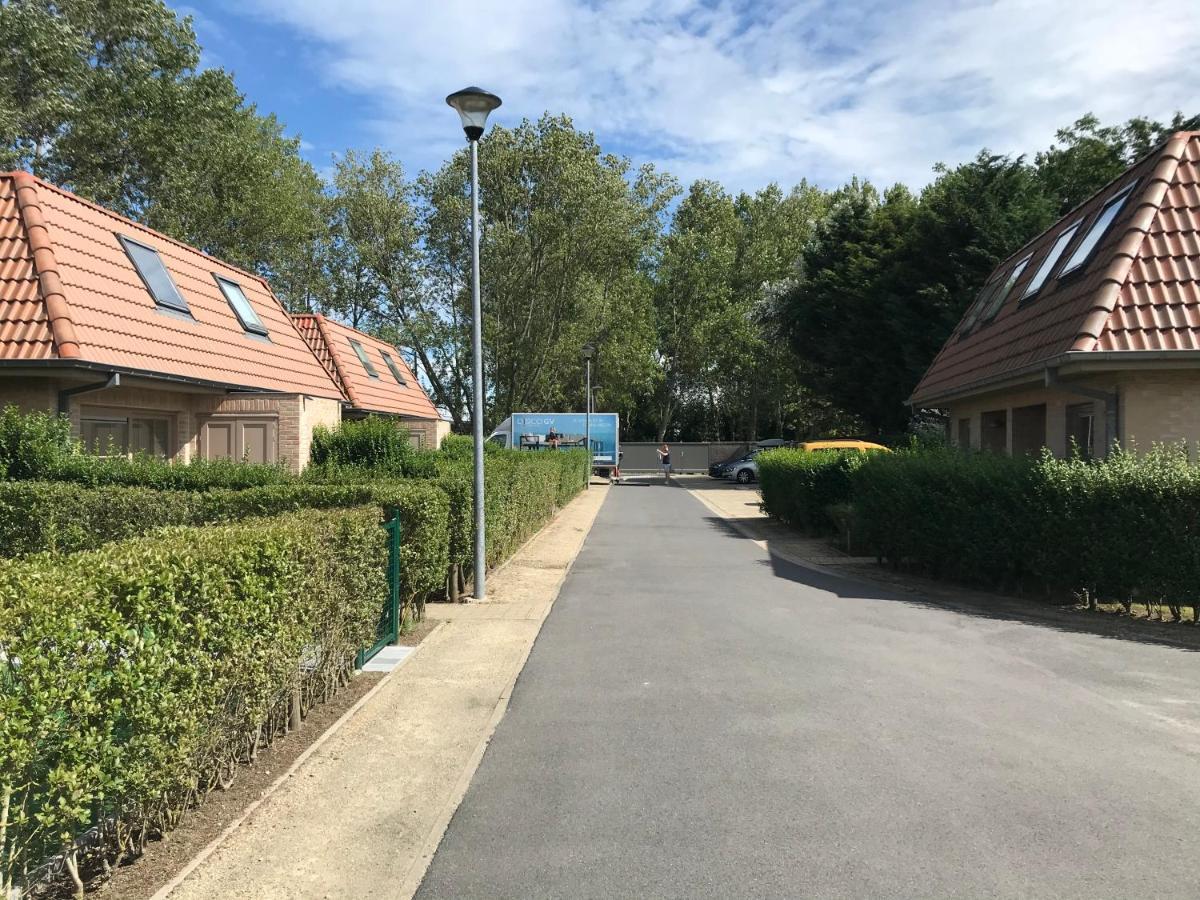 Vakantiehuisje De Panne Vlak Aan Plopsaland En De Zee Экстерьер фото