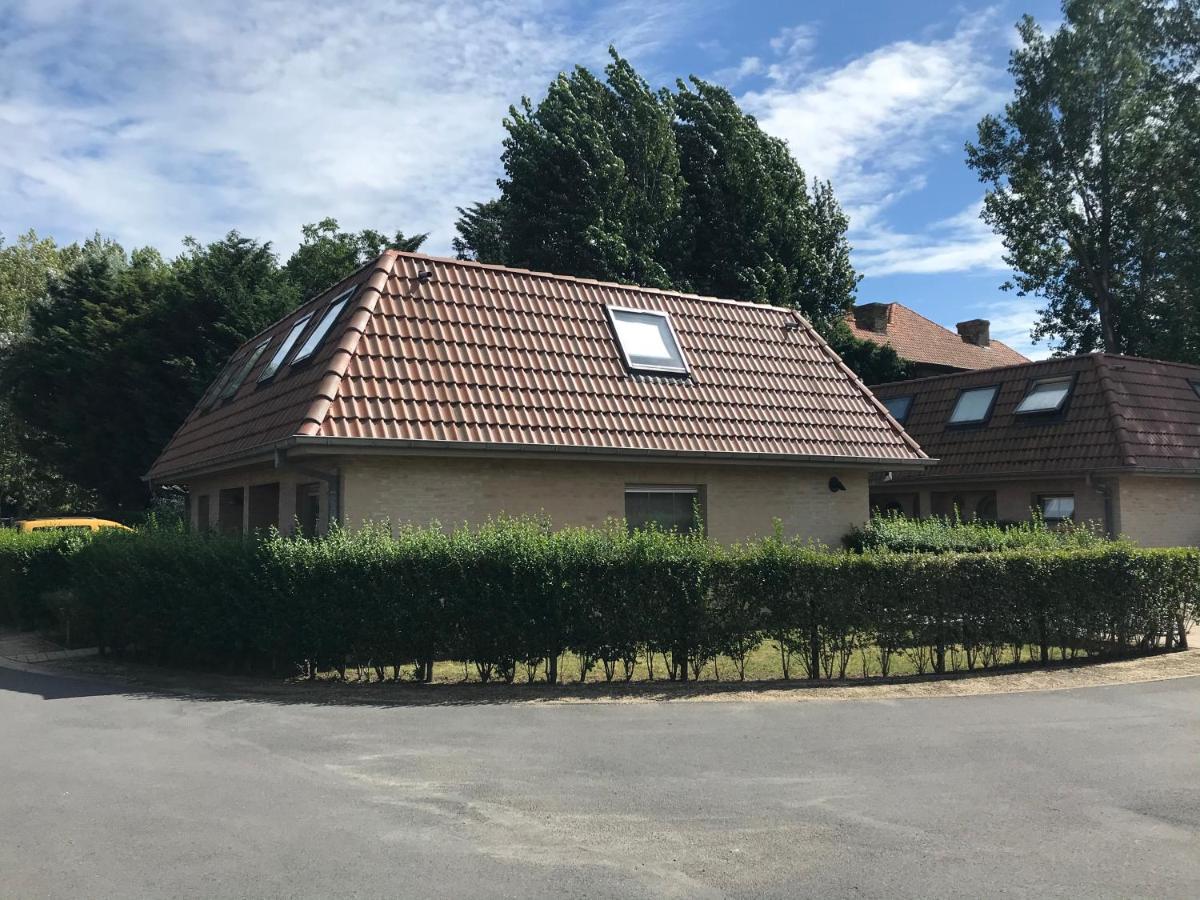 Vakantiehuisje De Panne Vlak Aan Plopsaland En De Zee Экстерьер фото